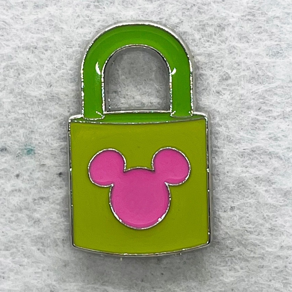 🔮 5/$25 Disney Mickey Mouse Icon Lock Pin